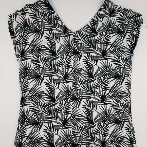 Charming Charlie Tops - Charming Charlie Palm Print V-neck Blouse